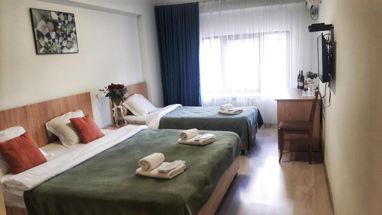 Amadeus Hotel Tbilisi Esterno foto