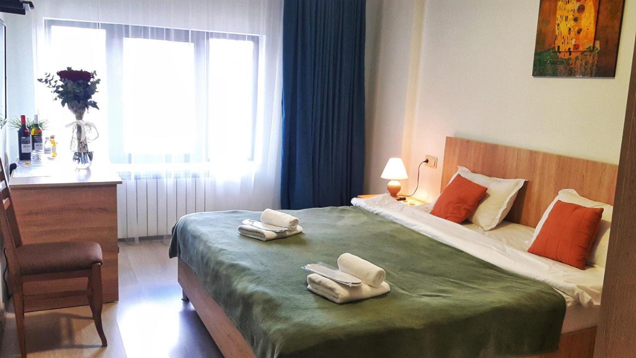 Amadeus Hotel Tbilisi Esterno foto